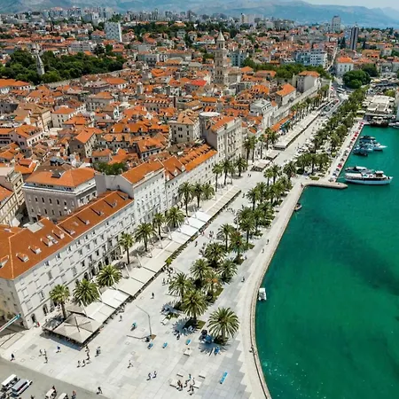 Apartman Libre With Private Pool Kastela