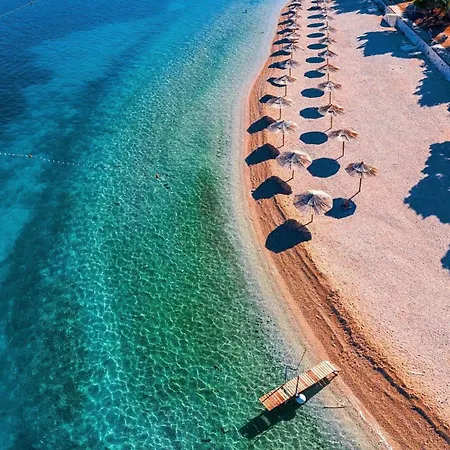 Libre With Private Pool Apartman Kastela