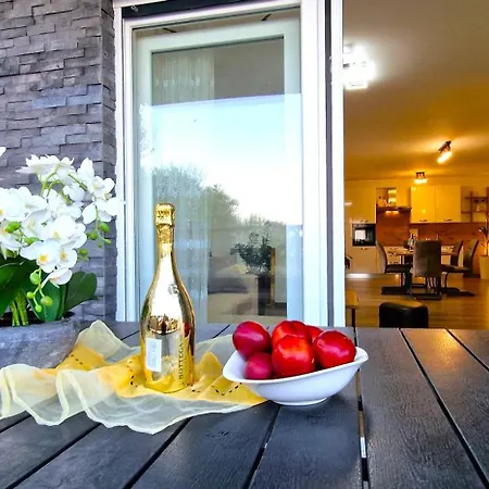 Libre With Private Pool Apartman Kastela
