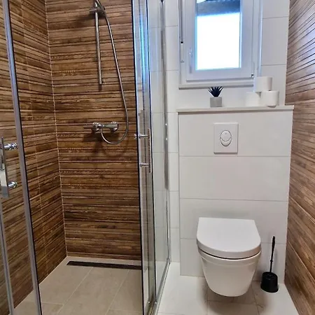 Libre With Private Pool Apartman Kastela