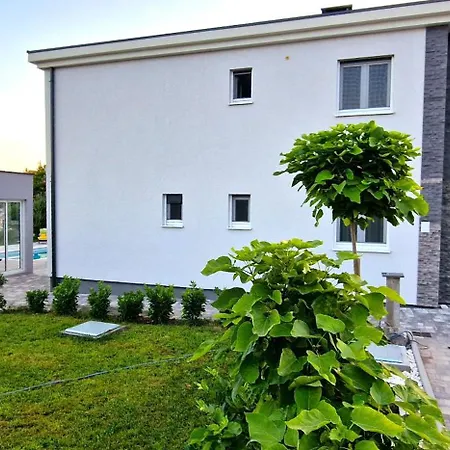 Libre With Private Pool Kastela