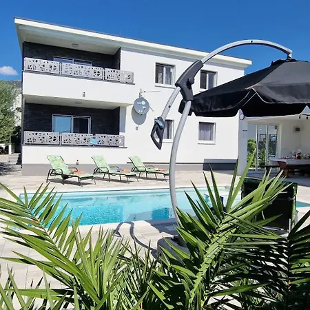 Libre With Private Pool * Kastela