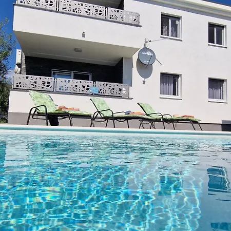 Libre With Private Pool