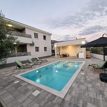 Libre With Private Pool Kastela