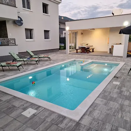 Libre With Private Pool Kastela